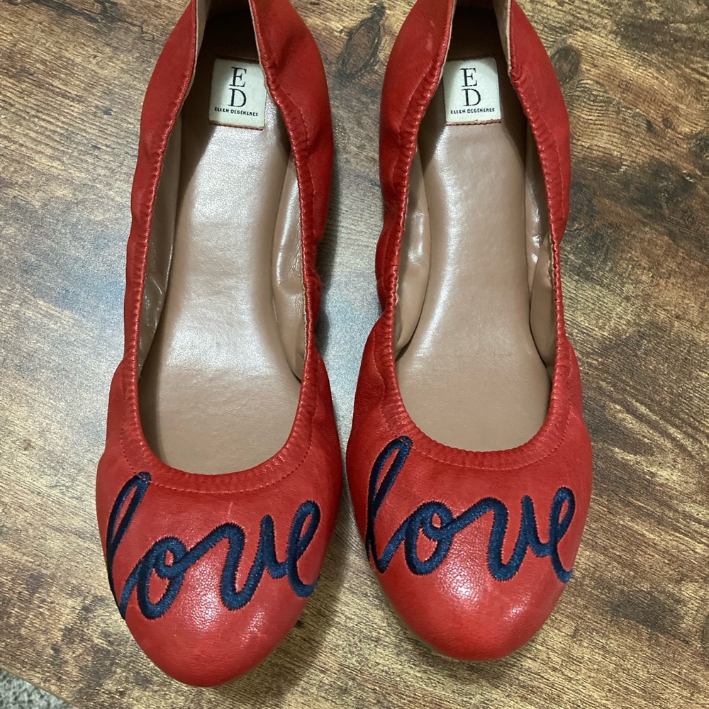 ED Ellen DeGeneres LOVE shoes
